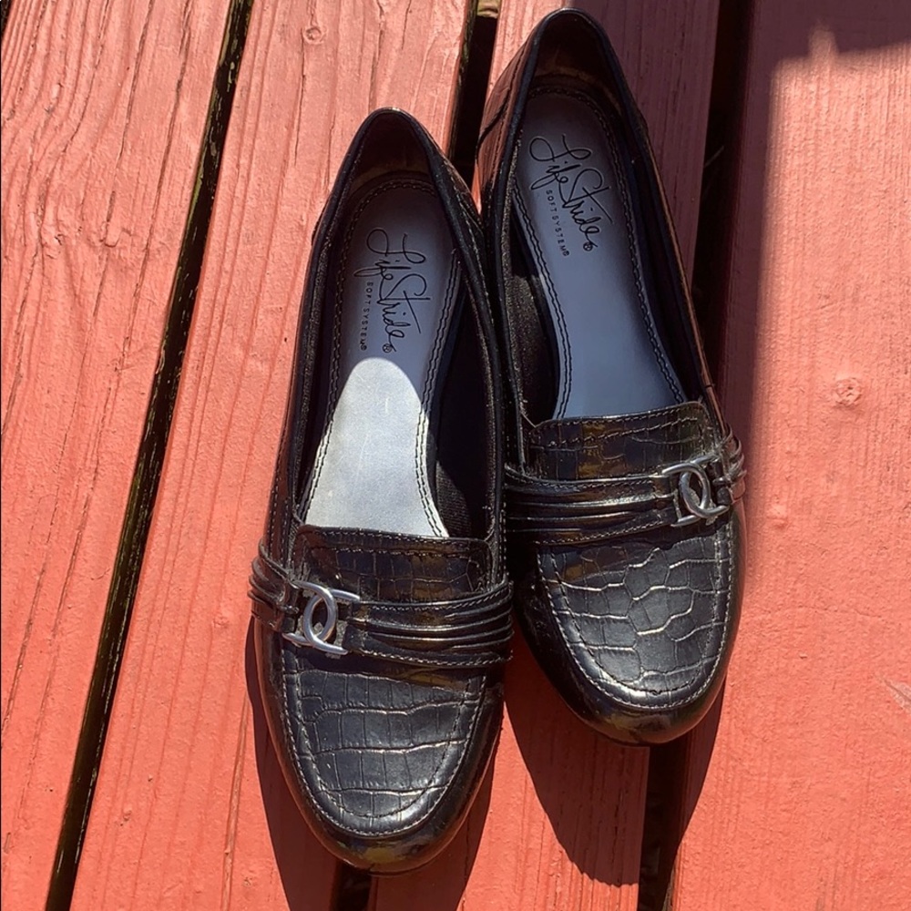 Life Stride black flat dress shoes loafers